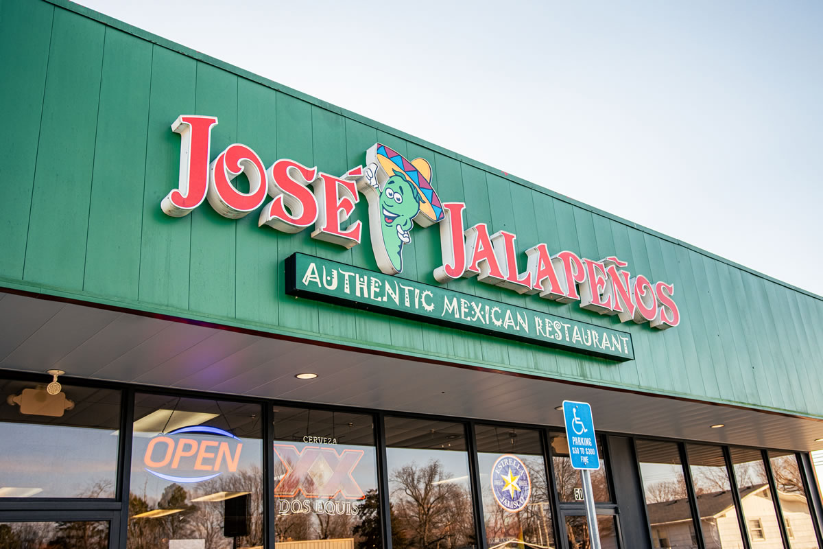 Happy guests at José Jalapeños